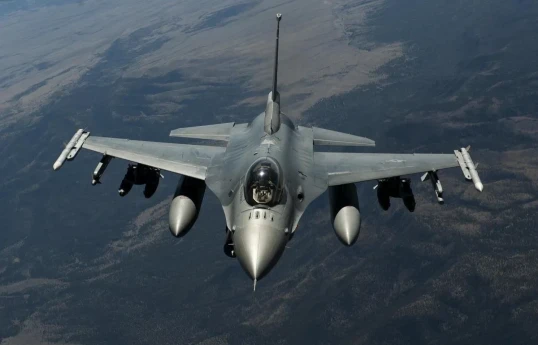 Чехия передала для украинских пилотов симуляторы для обучения на F-16
