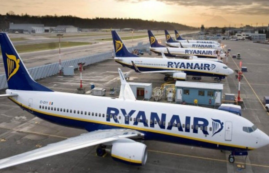 The Scottish Sun: самолет Ryanair совершил аварийную посадку из-за пьяной ссоры