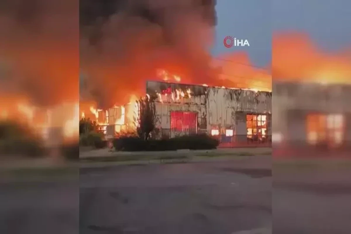 На фабрике в Анталье произошел сильный пожар