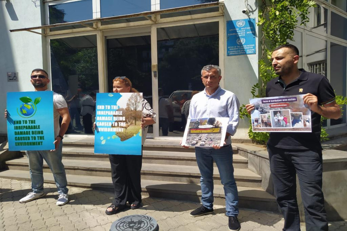 Азербайджанская община Грузии провела акцию протеста перед офисом ООН в Тбилиси