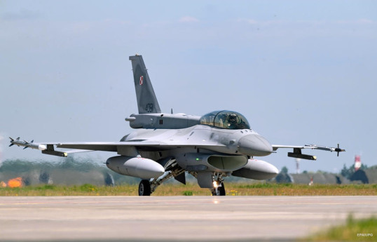 Применение Киевом F-16 начнется весной 2024 года - Министр обороны 
