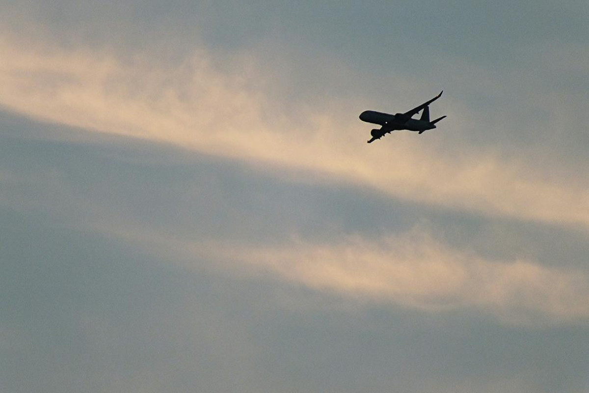 Более 10 летевших в Москву самолетов резко сменили курс и сели в другом месте