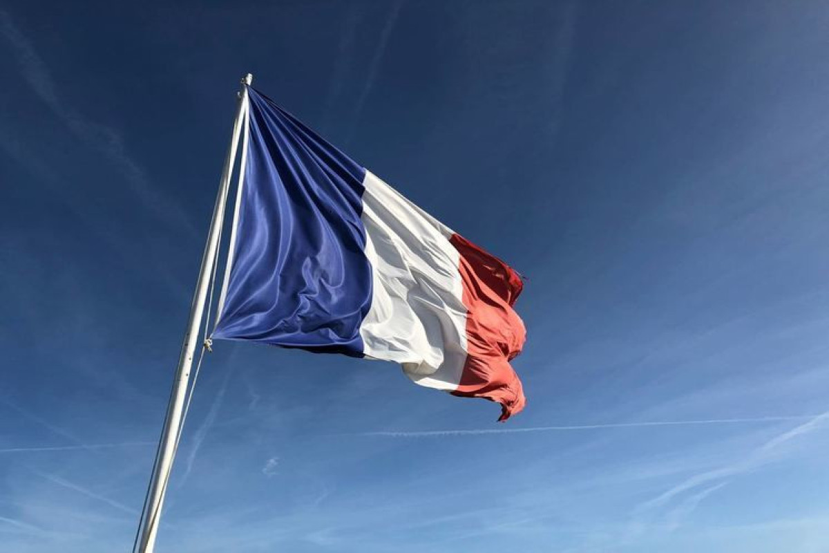 Французского посла в Нигере лишили дипломатической неприкосновенности