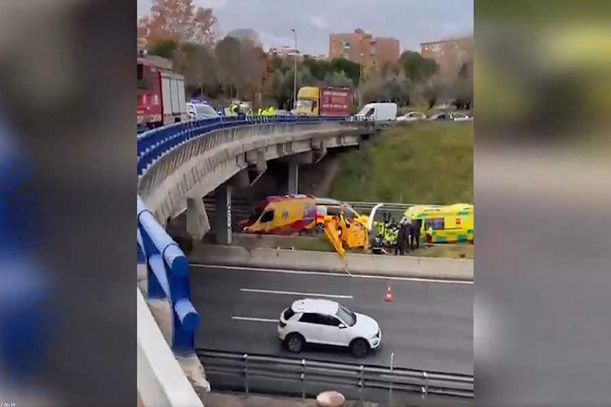 В Мадриде на кольцевую дорогу упал вертолет