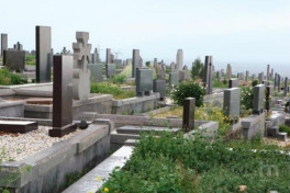 В Ереване директор кладбища продавал "ходовые" места за определенную сумму