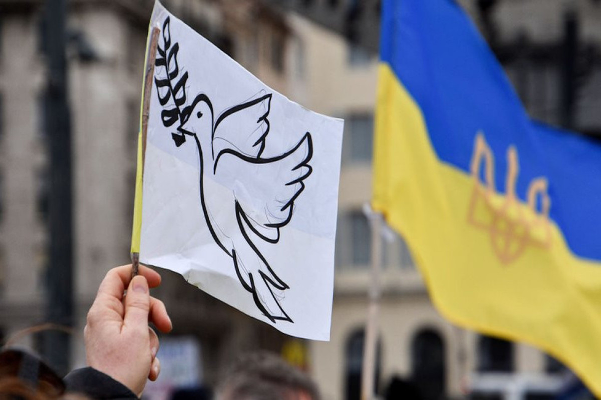 Около половины населения Украины хотят мира с Россией 