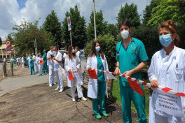 Итальянские врачи приостановили работу и объявили забастовку