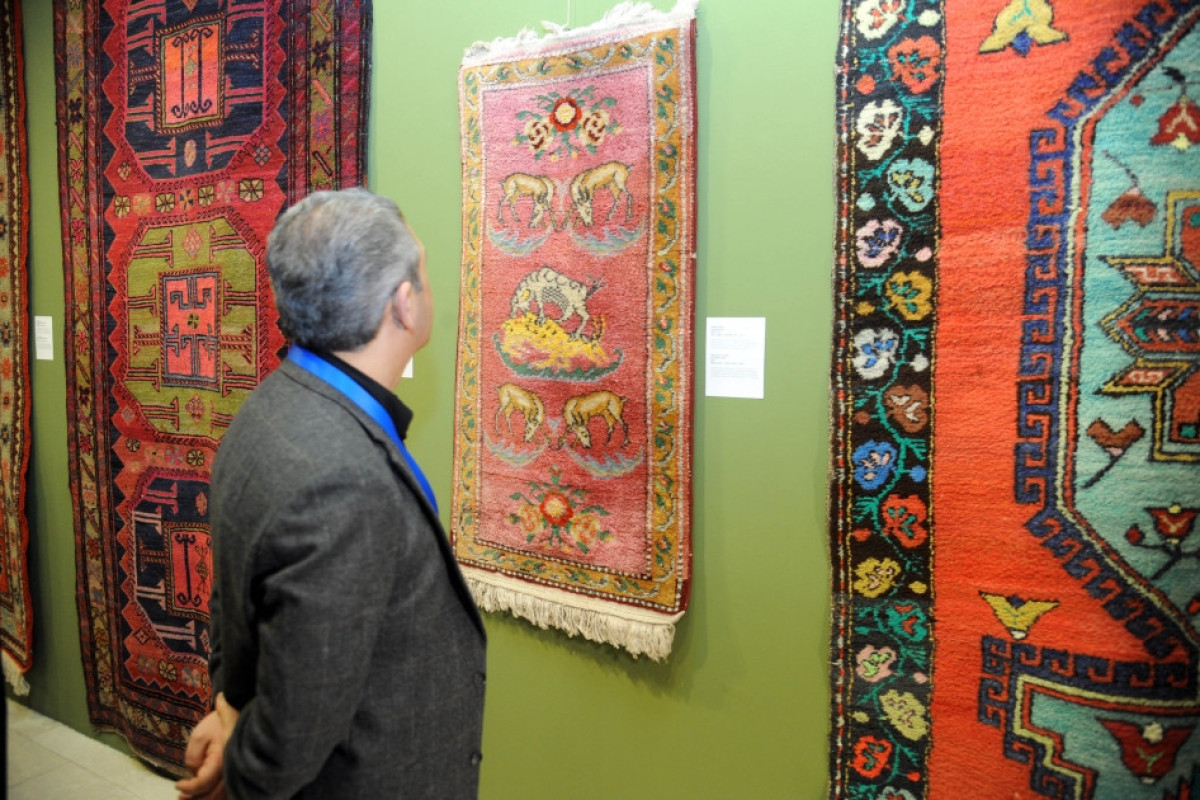 В Баку открылась выставка ковров Западного Азербайджана-ФОТО 