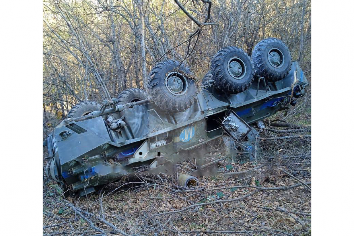 В Ханкенди разбился БТР российских миротворцев, есть погибший и раненые