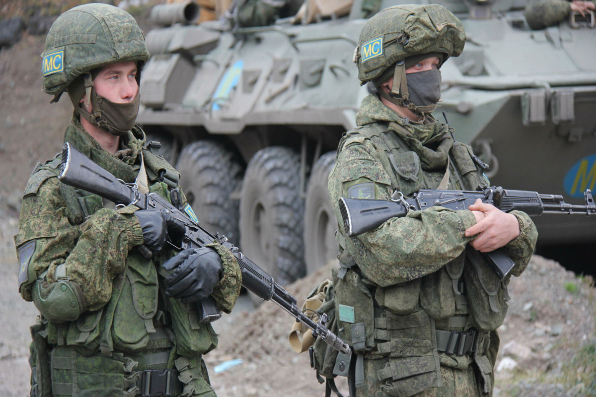 В Ханкенди разбился БТР российских миротворцев, есть погибший и раненые