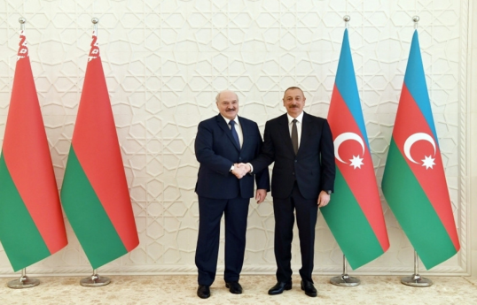Лукашенко поздравил президента Азербайджана