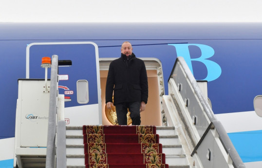 Ильхам Алиев прибыл в Санкт-Петербург