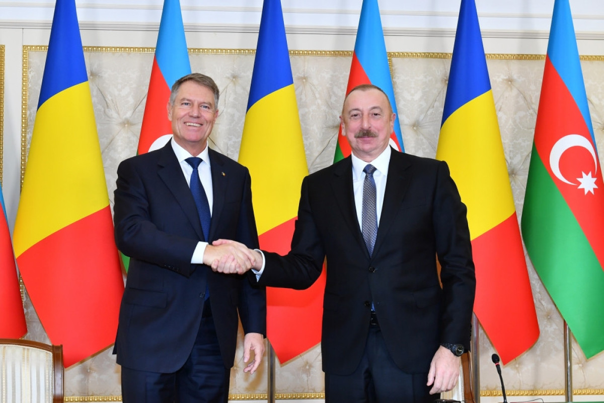 Президент Азербайджана Ильхам Алиев и Президент Румынии Клаус Йоханнис