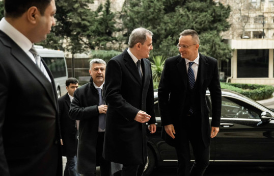 Джейхун Байрамов, Петер Сийярто