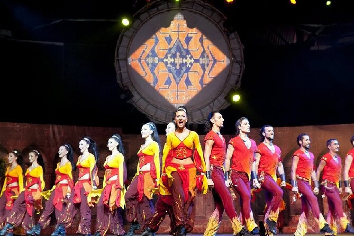 В Баку выступит легендарный турецкий танцевальный коллектив