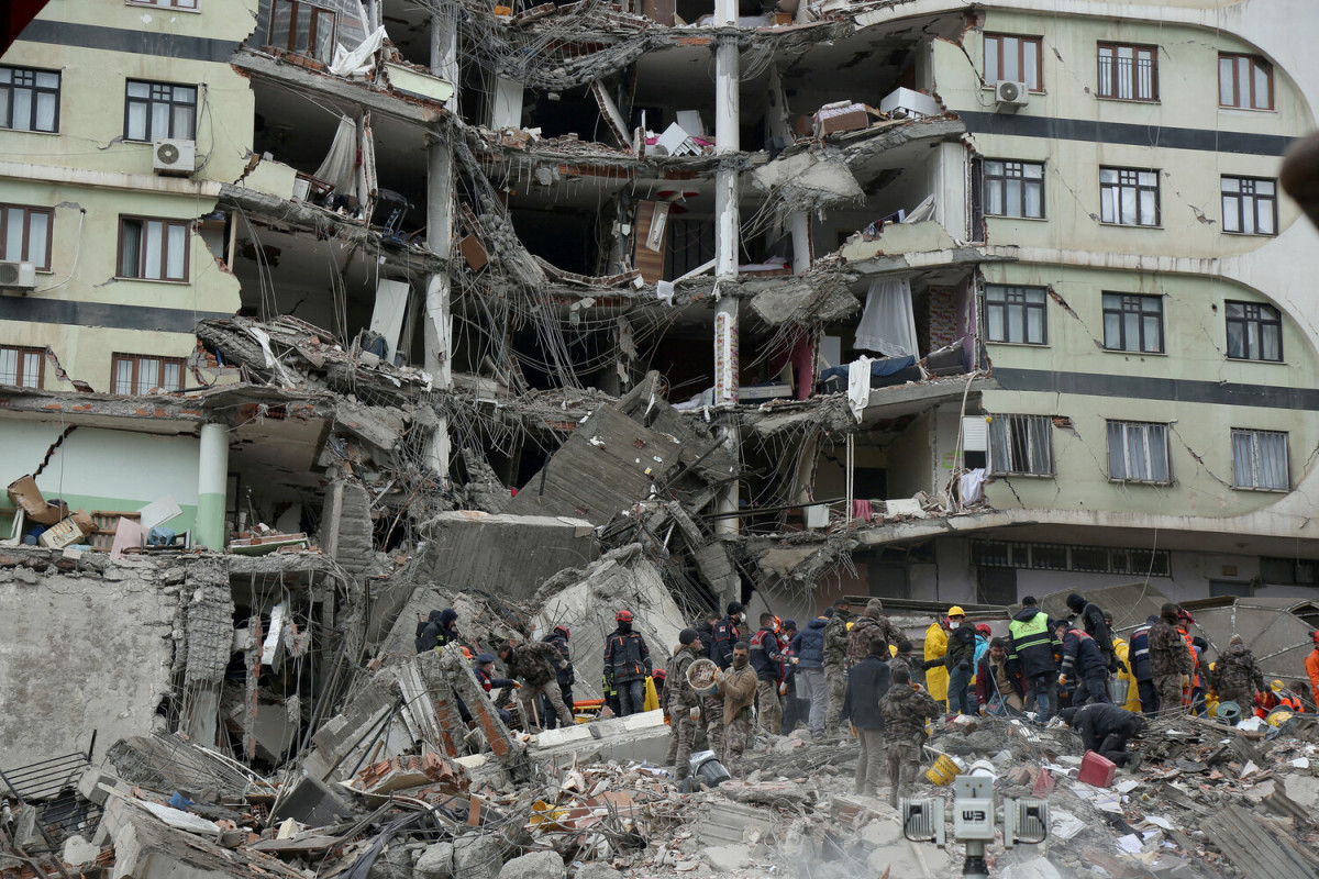 У тренера турецкого футбольного клуба 15 родственников погибли во время землетрясения