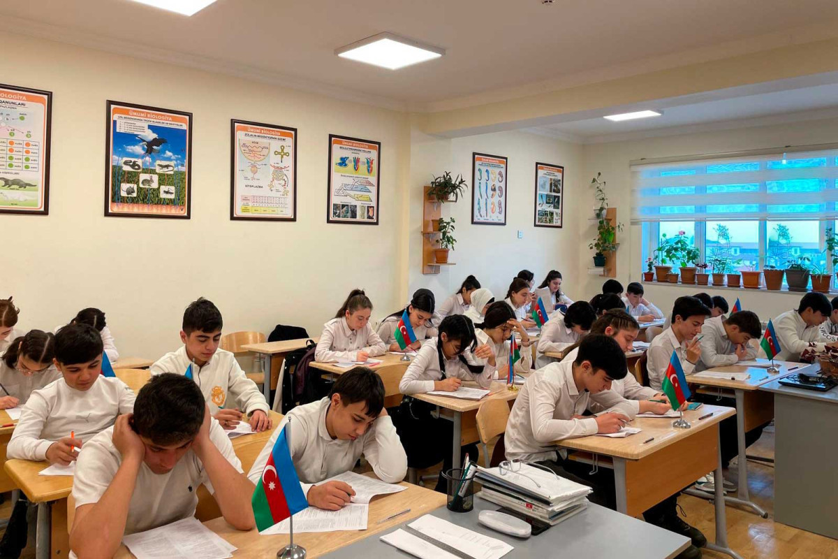 В Баку выясняют причины, негативно влияющие на результаты выпускных экзаменов в школах