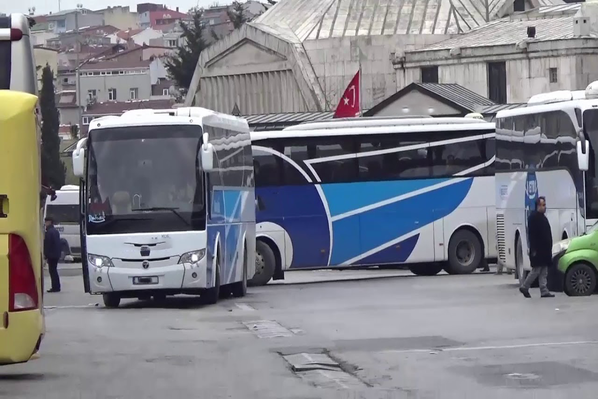 Для азербайджанцев, желающих эвакуироваться из зоны бедствия в Турции, выделены автобусы
-ФОТО 
