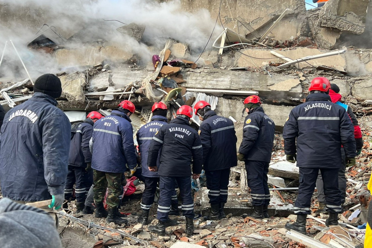 Спасатели МЧС Азербайджана извлекли из-под завалов 16 человек-ФОТО -ВИДЕО 