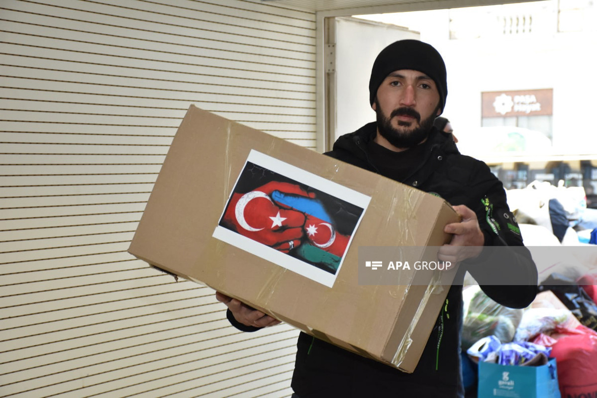 В Баку продолжается кампания по оказанию помощи Турции -ФОТО 