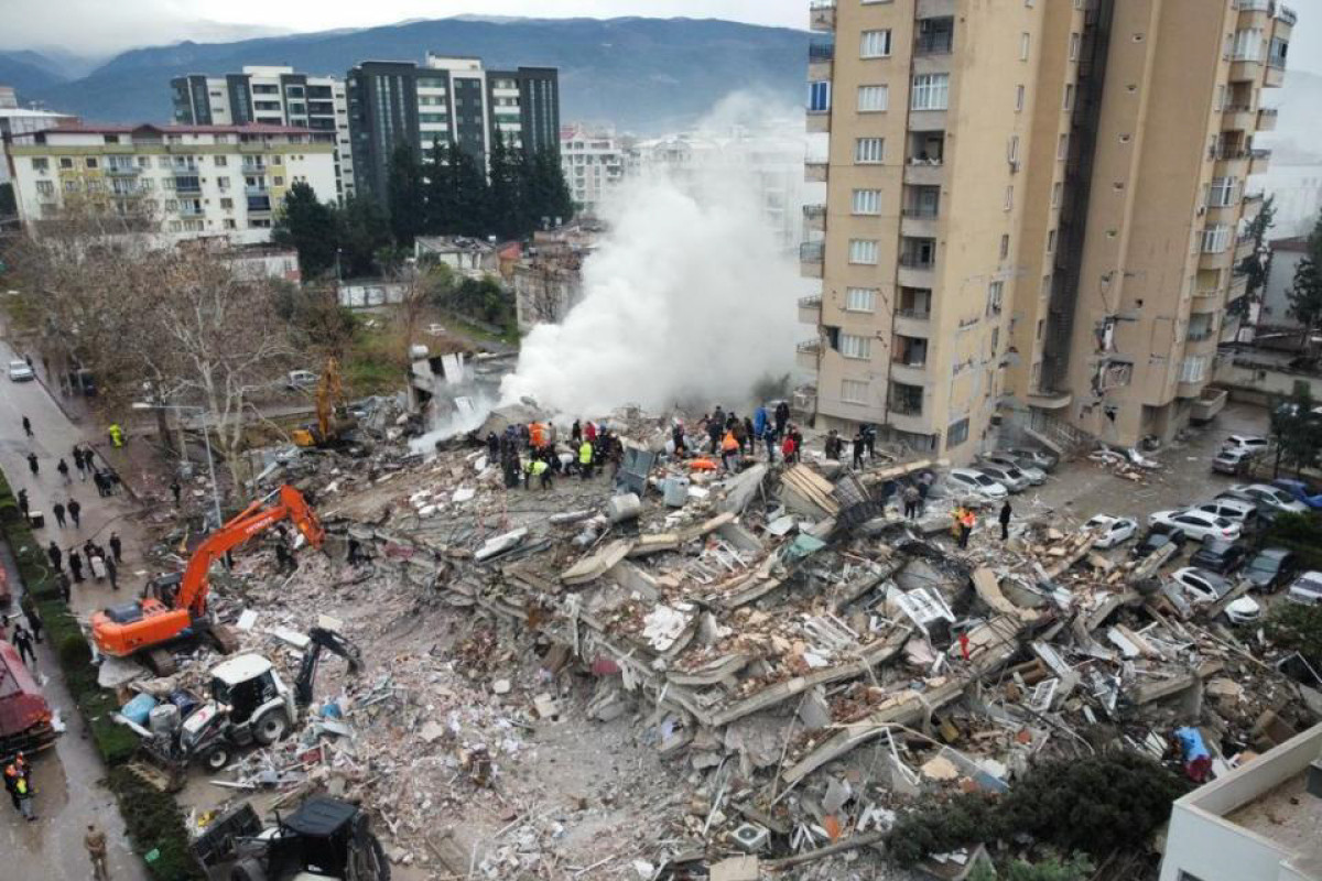 Джейхун Байрамов: В зоне землетрясения в Турции все еще остаются наши граждане, от которых нет вестей