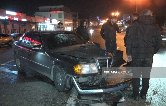 В Баку столкнулись два автомобиля, есть пострадавшие-ФОТО 