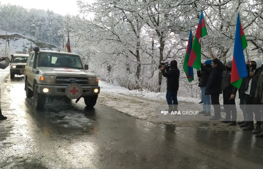 Шесть автомобилей МККК беспрепятственно проехали от места акции в направлении Лачина