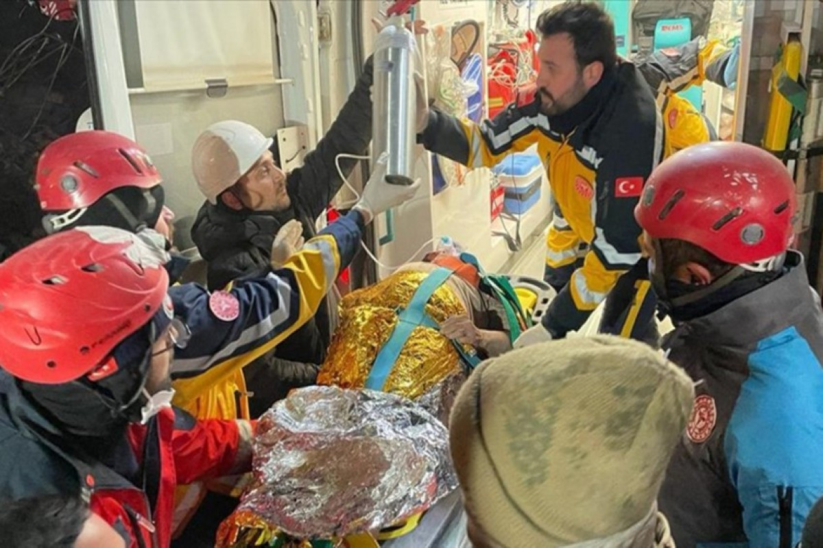 77-летняя турчанка спасена через 212 часов после землетрясения