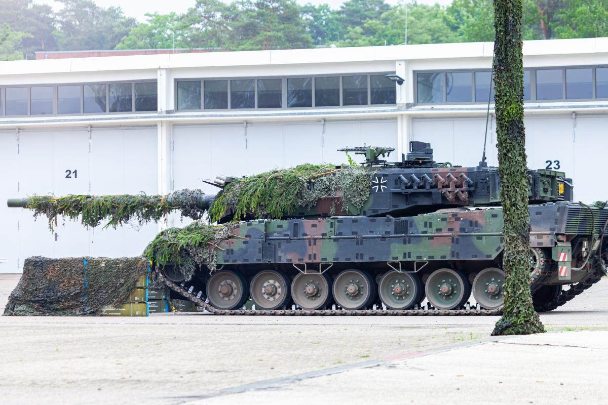 В Польше назвали сроки доставки танков Leopard 2 в Украину