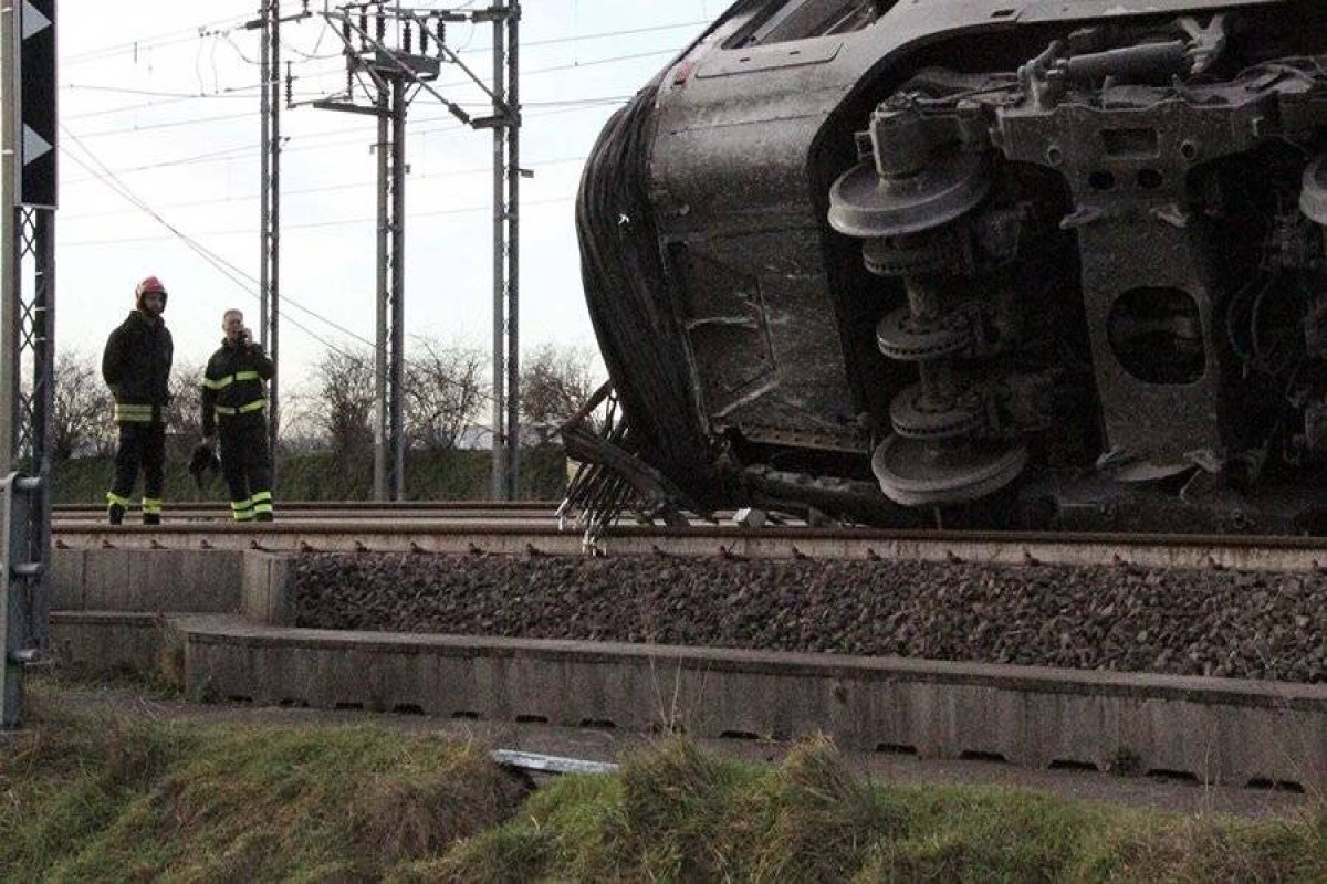 В США произошло крушение грузового поезда
