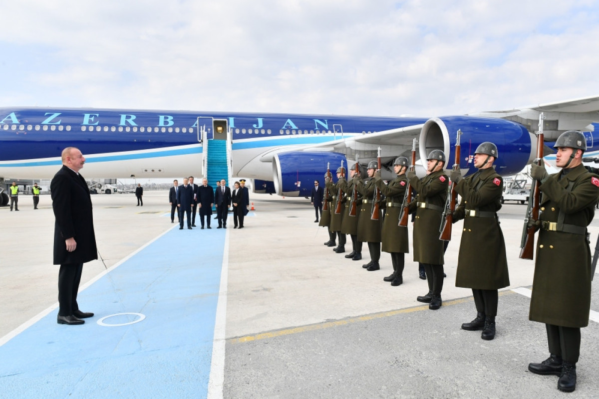 Президент Ильхам Алиев прибыл с рабочим визитом в Турцию-ФОТО 