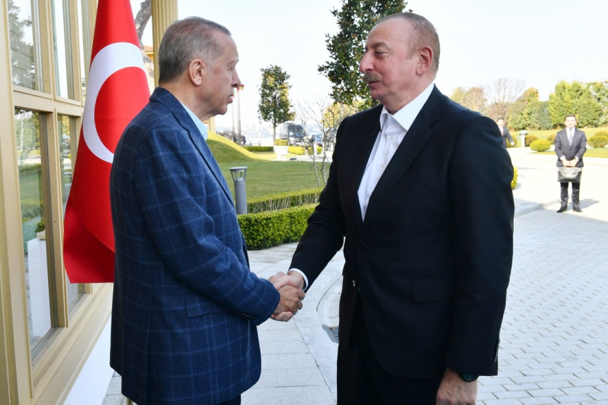 Ильхам Алиев: Азербайджан и впредь продолжит оказывать гуманитарную помощь Турции
