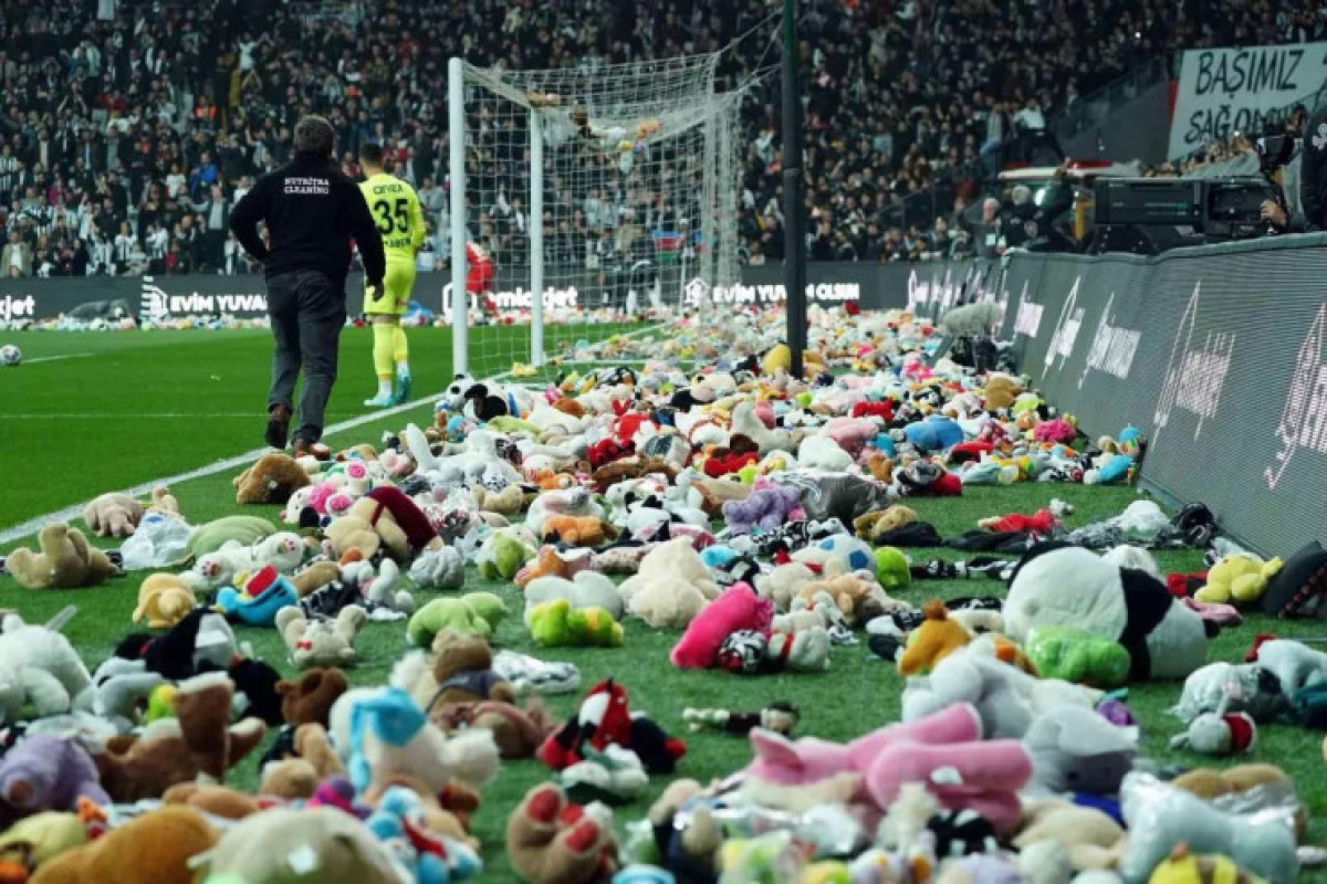 Фанаты турецкого клуба устроили акцию помощи пострадавшим в землетрясении детям-ВИДЕО 