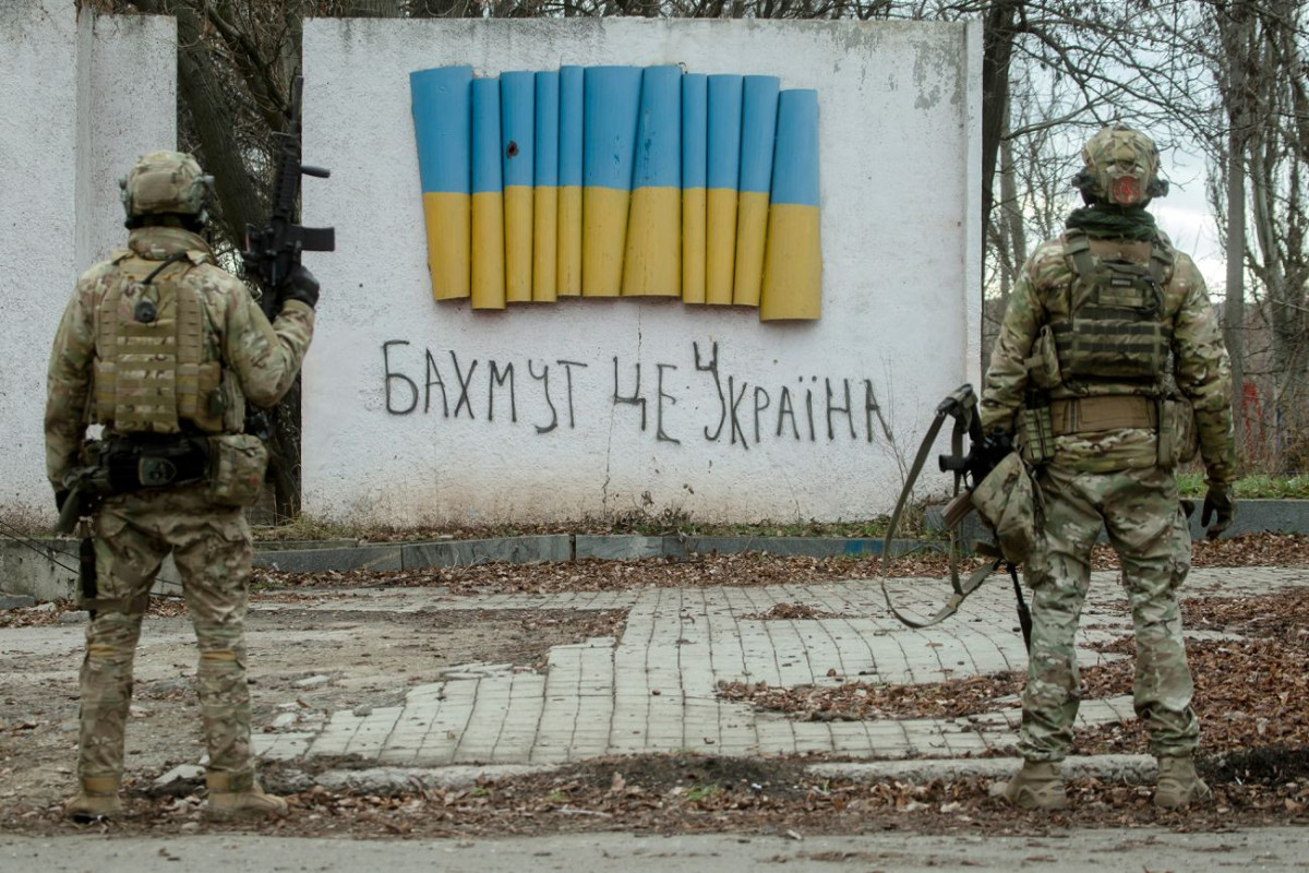 Ситуация на Бахмутском направлении постоянно усложняется - Президент Украины 