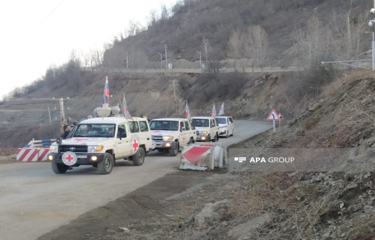 По Лачинской дороге проехали автомобили МККК с гражданскими лицами армянского происхождения