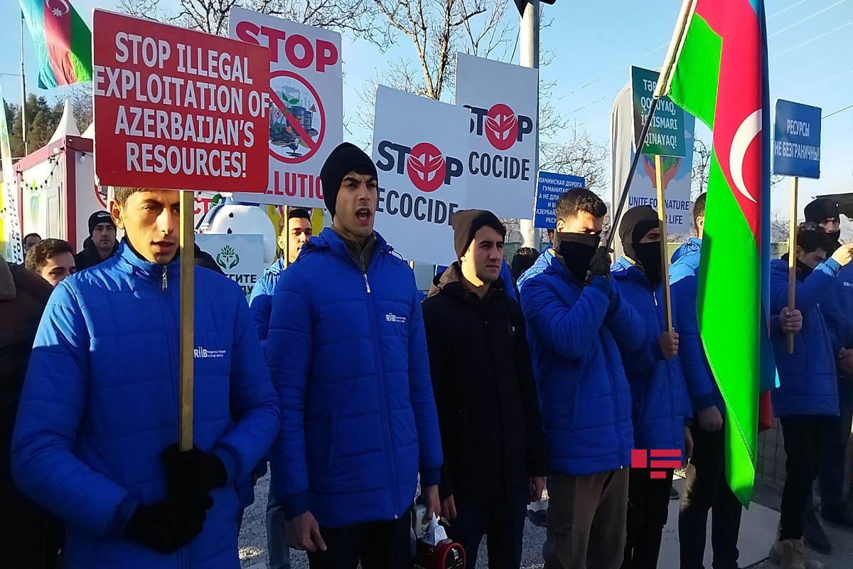 Акция протеста на дороге Ханкенди-Лачин продолжается и в первый день нового года-ФОТО 