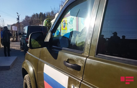 По Лачинской дороге беспрепятственно проехали 2 легковых автомобиля РМК