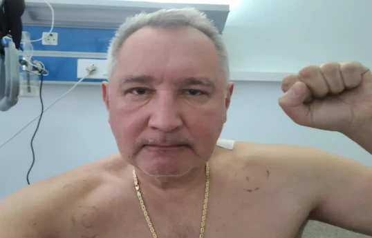 Рогозин отправил Макрону осколок из позвоночника и предупредил об ответственности