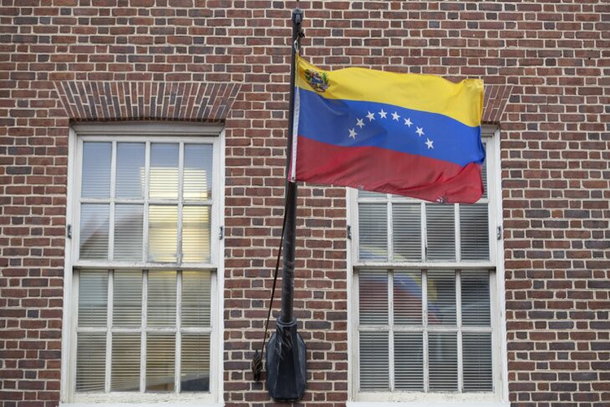 Посольство Венесуэлы прекратило работу в США