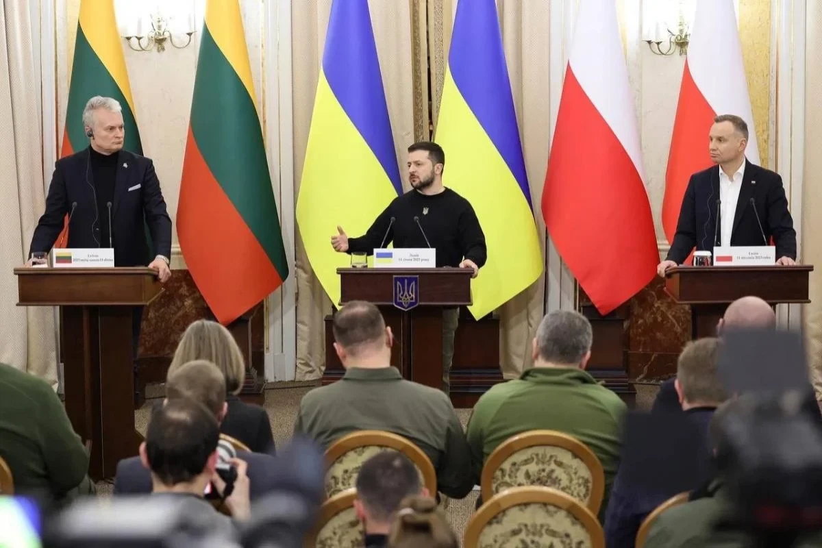 Во Львове прошла встреча президентов Украины, Польши и Литвы - Киев получит роту танков