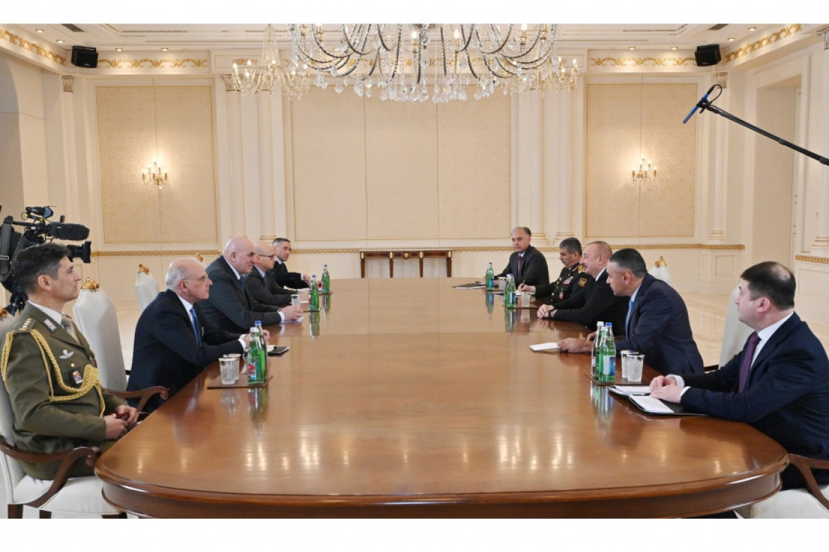 Ильхам Алиев принял министра обороны Италии-ОБНОВЛЕНО 