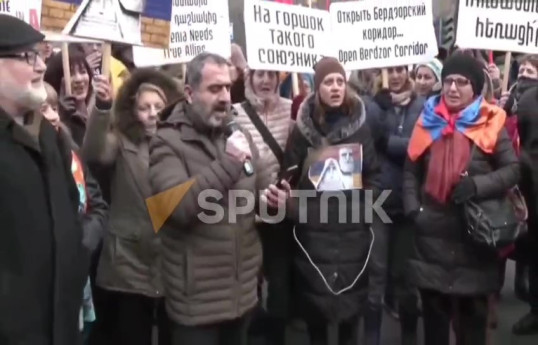 В Ереване прошла акция протеста перед посольством России