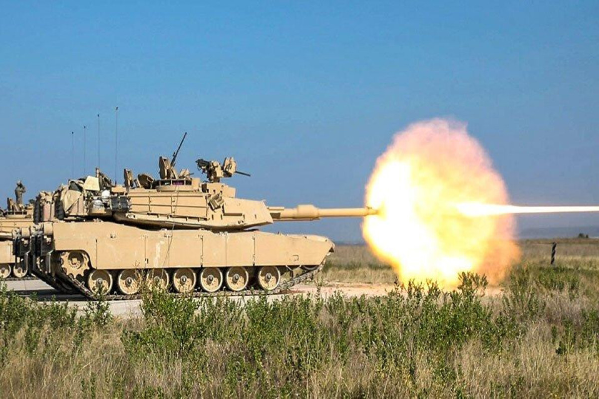 США начали активно перебрасывать танки Abrams в Восточную Европу