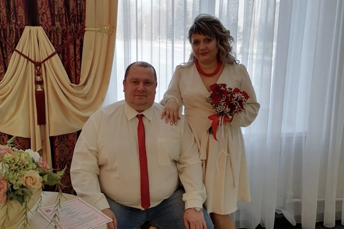 В России женщина отправилась за салом, а попала в ЗАГС и вышла замуж