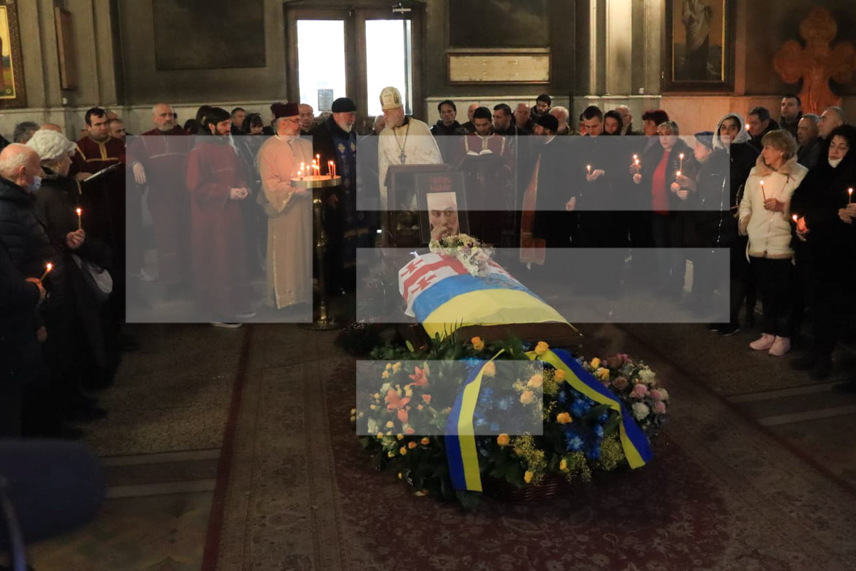 В Тбилиси проходит церемония прощания с Вахтангом Кикабидзе-ФОТО 