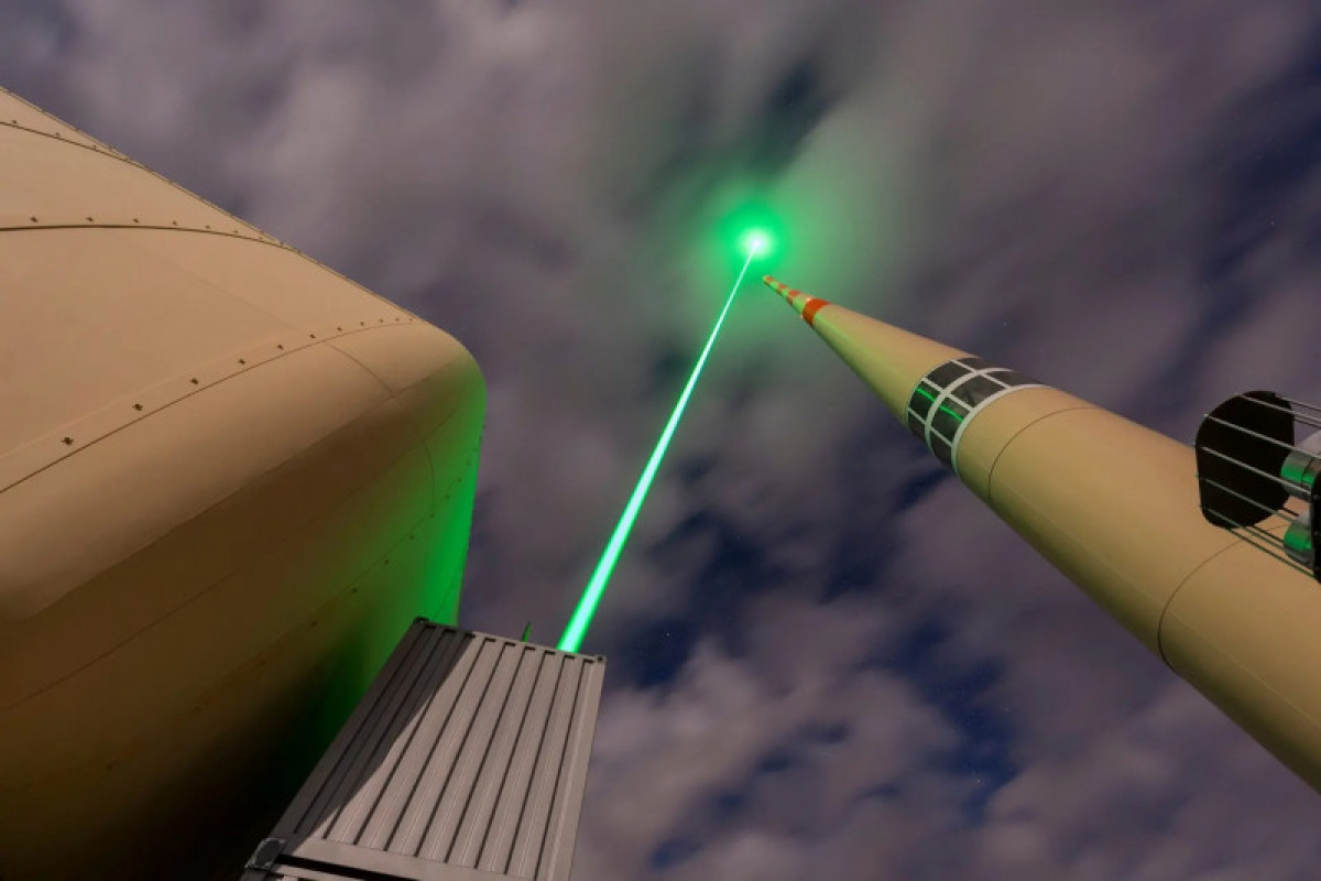 Ученые научились отводить удары молнии с помощью лазера
