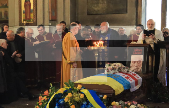 В Тбилиси проходит церемония прощания с Вахтангом Кикабидзе-ФОТО 