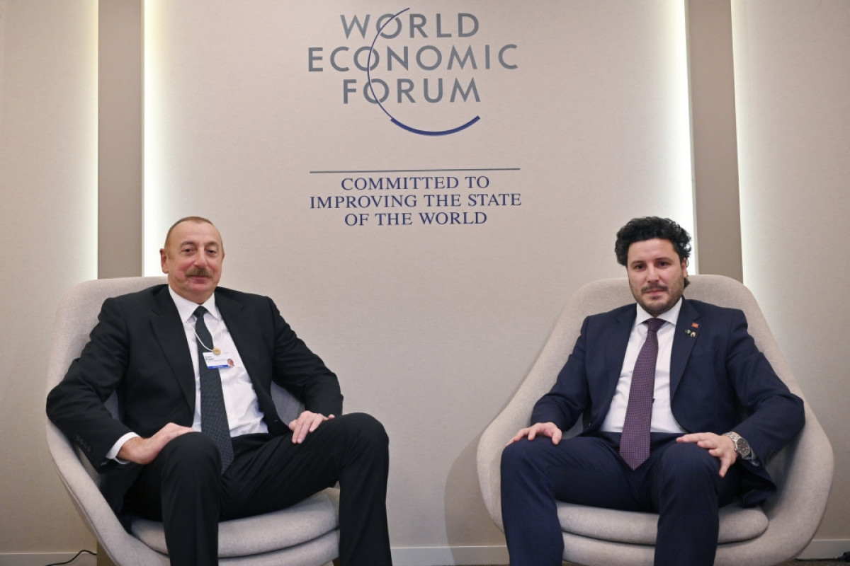 Ильхам Алиев и премьер Монтенегро обсудили в Давосе двустороннее сотрудничество