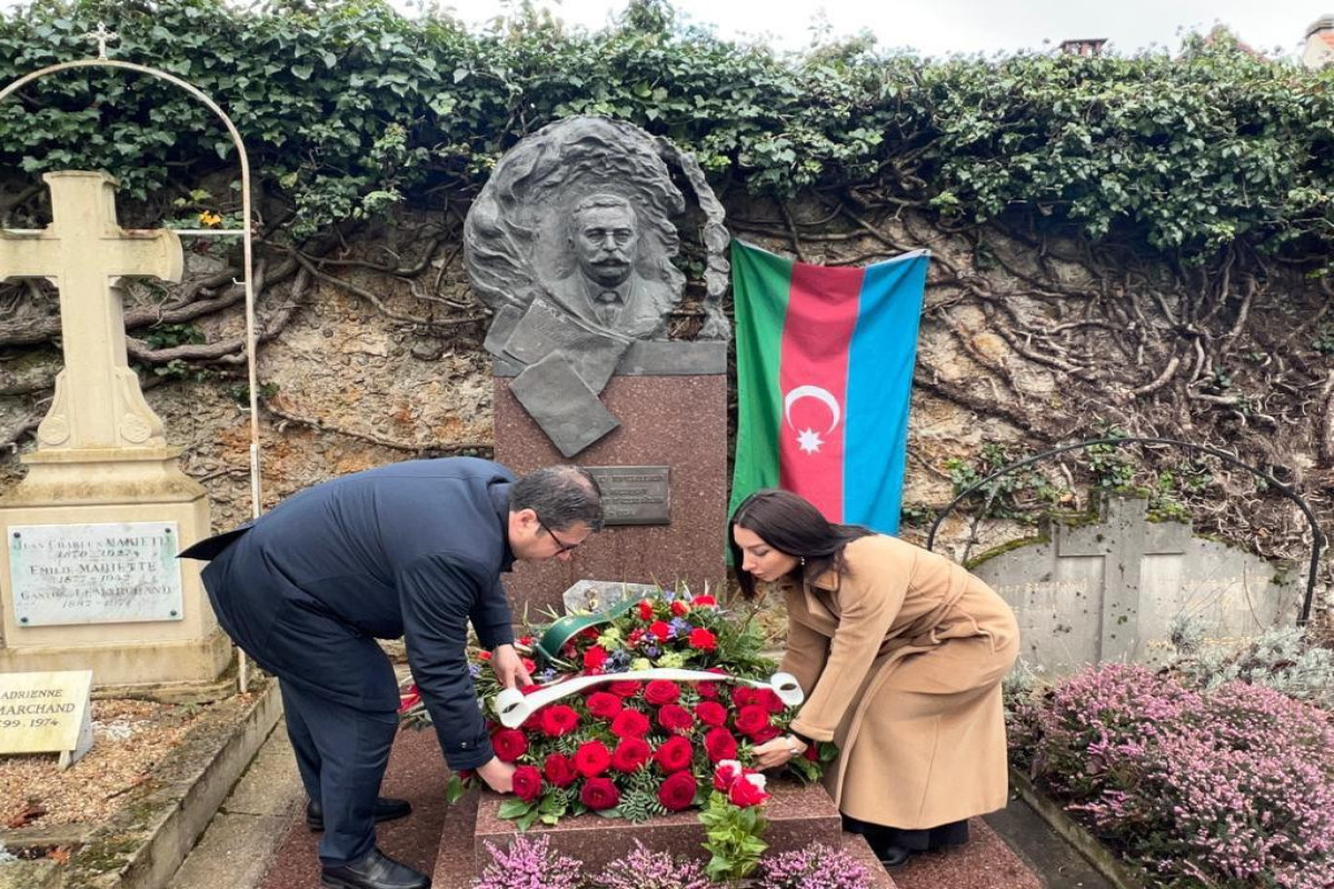 Посол Азербайджана во Франции посетила могилу Алимардан бека Топчубашева-ФОТО 