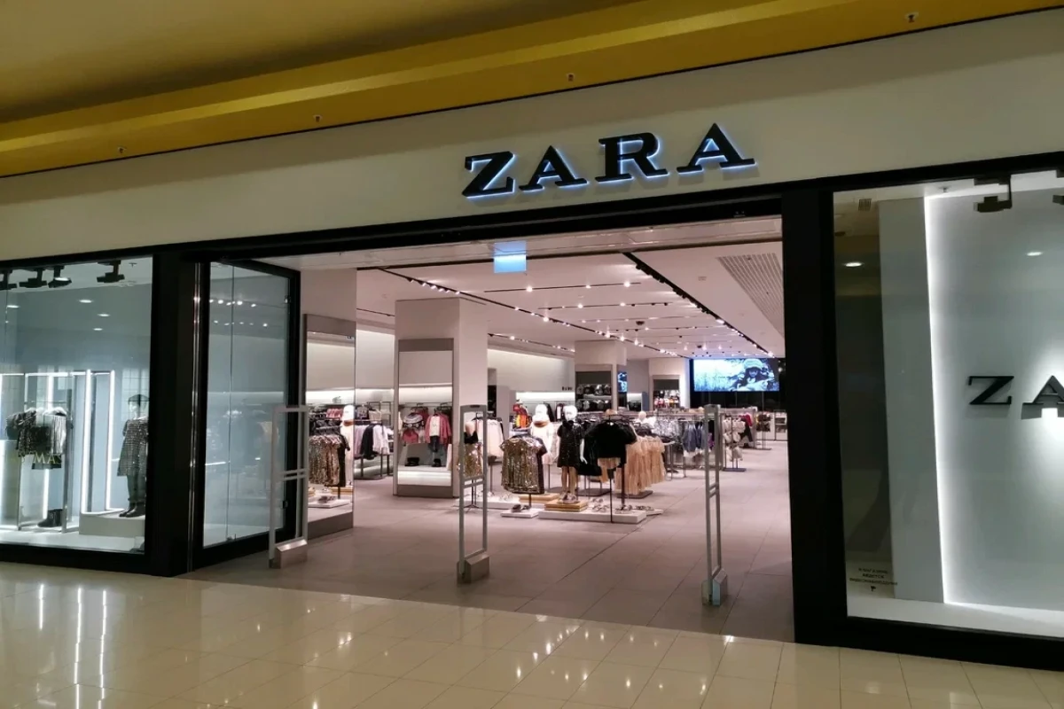 В России магазины одежды Zara откроются под новым названием